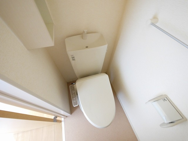 シェルマンⅢのトイレ|落ち着いた色調のトイレです