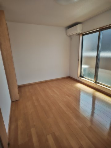 WEST高柳マンションの洋室|コンパクトで使いやすい洋室です