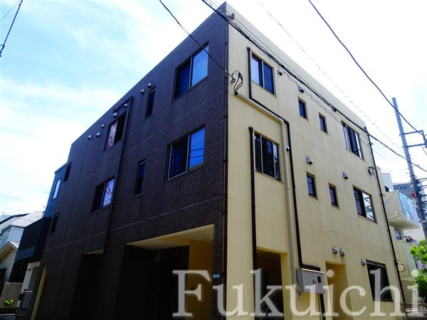 Y's Cube (ワイズキューブ)の外観