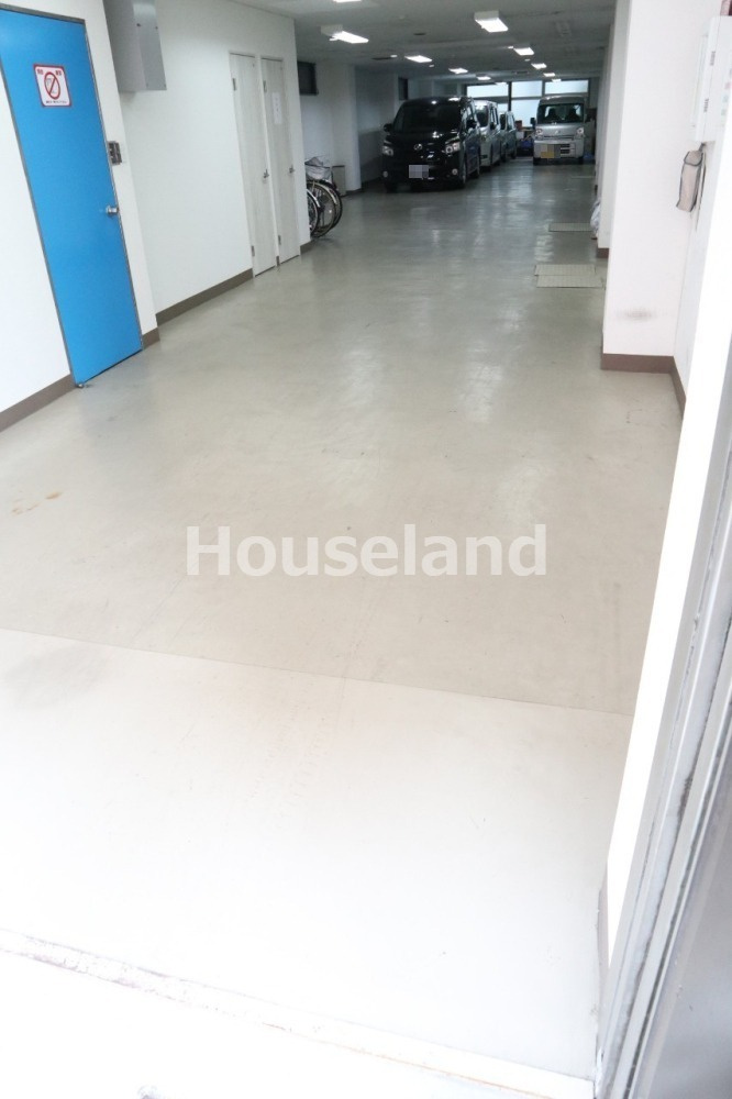 グランセオ本町の駐車場|1階駐車スペースです。