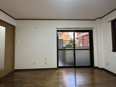 【居間・リビング】 | ロイヤルガーデン