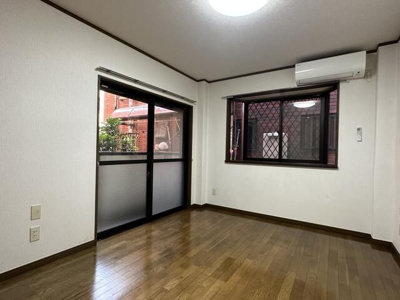 【居間・リビング】 | ロイヤルガーデン