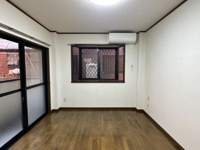 【寝室】 | ロイヤルガーデン