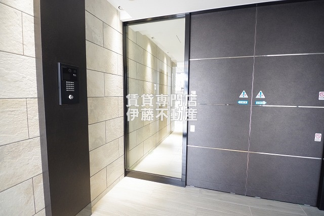 S-RESIDENCE平安通のエントランス