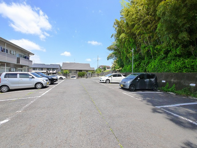 FUJIYAMAハイツ駐車場