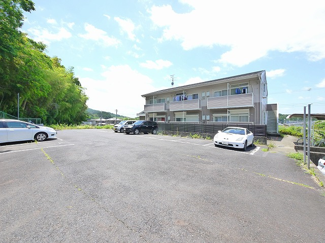 FUJIYAMAハイツ駐車場