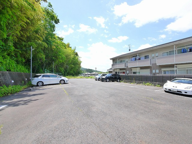 FUJIYAMAハイツ駐車場