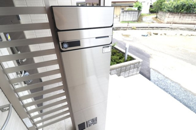 【玄関】 | ハイマートラオム | 宅配ボックス