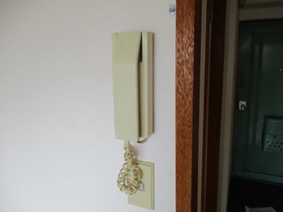 【セキュリティ】 | サンスリーハイツ豊新 | 室内にインターホンがあるので来客時も安心です