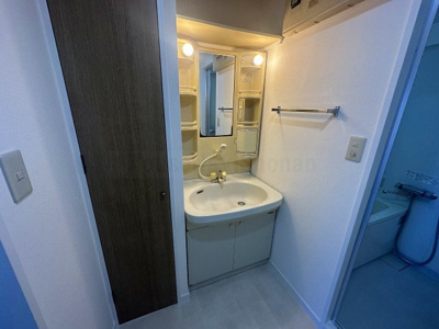 【洗面所】 | ロイヤルⅢ