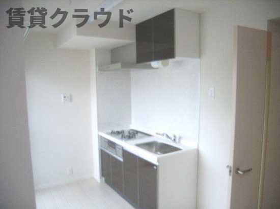 アンビシャス千葉城前のキッチン|コンパクトなキッチンで掃除もラクラク