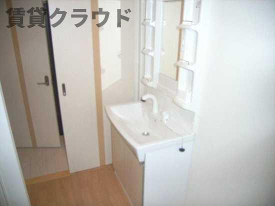 アンビシャス千葉城前の洗面所|広い洗面スペース