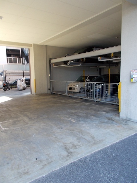 スカイブリッヂの駐車場