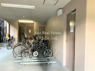【その他共用部分】 | 屋内駐輪場です！雨風から自転車を守ります！