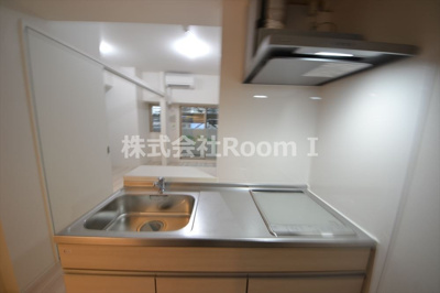 【キッチン】 | セレニテ本町リアン | きれいなキッチンです