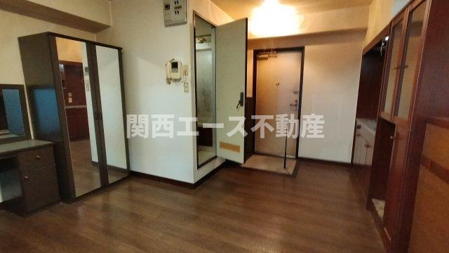  | グローリア高井田