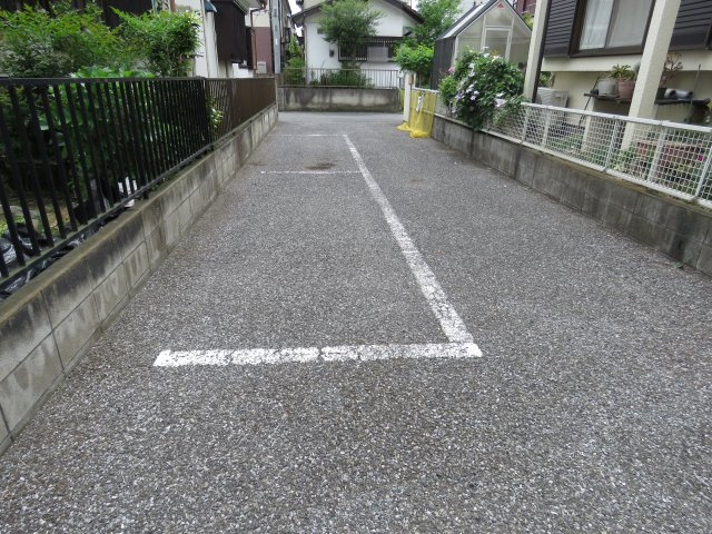 シェラハウスの駐車場