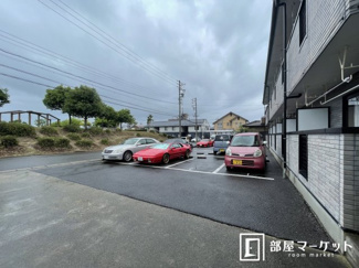 【駐車場】