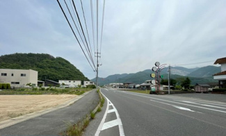 【前面道路含む現地写真】