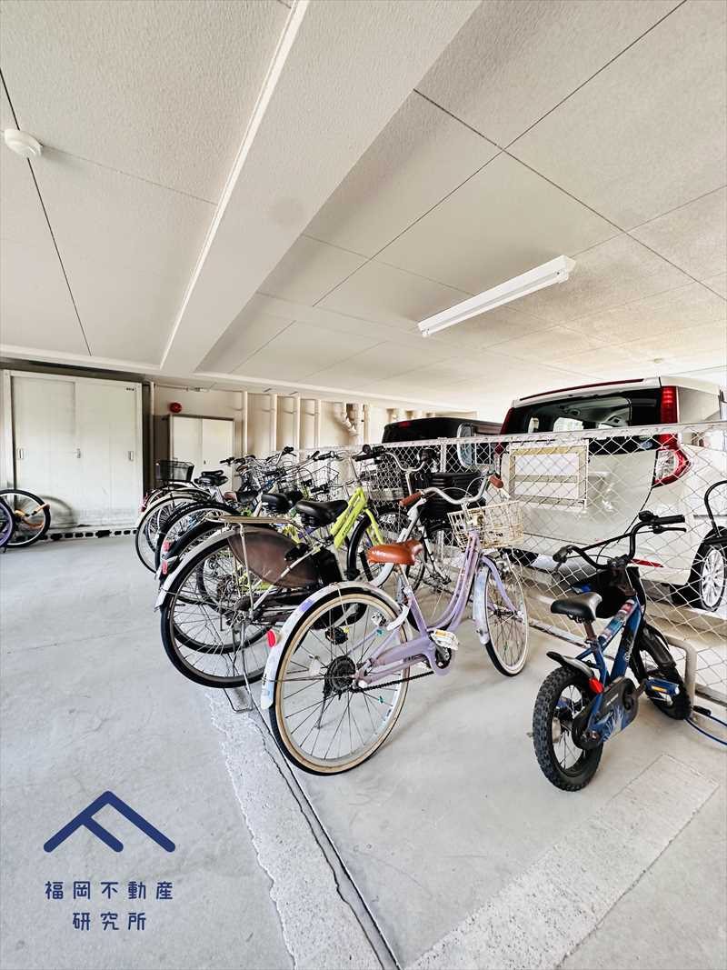 ライオンズマンション春日若葉台の駐車場