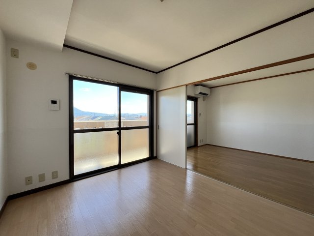 スカイタウンコーストⅠの居間・リビング|イメージ305号室の写真