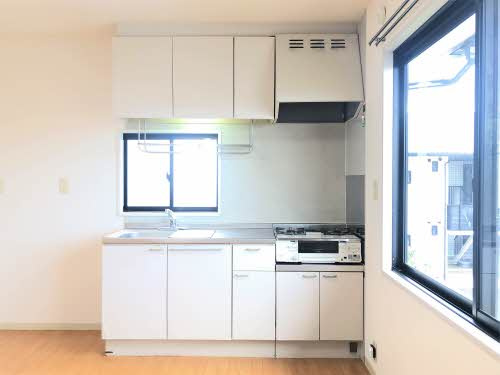 アーバンライフ西福原のキッチン