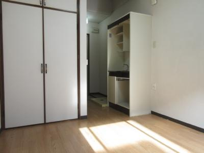 シティ嵯峨の居間・リビング|洋室