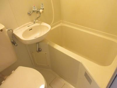 シティ嵯峨の浴室