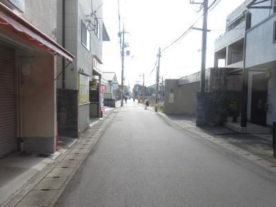 シティ嵯峨の玄関|前面道路