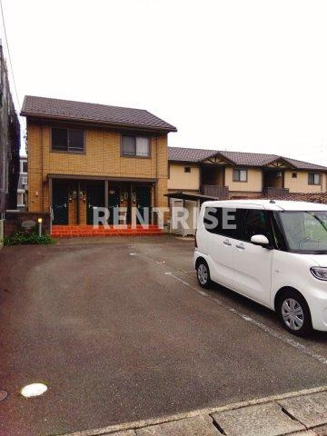 アンダー フォレスト Ⅱの駐車場