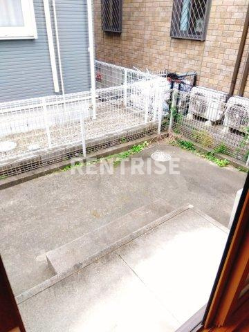 アンダー フォレスト Ⅱの駐車場