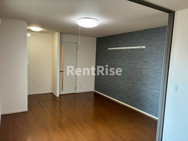 サン・イースト