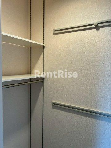 サン・イースト