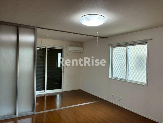 サン・イースト