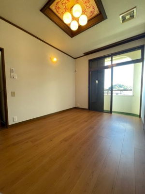 【洋室】 | 海が目の前、オーシャンビューの3階建