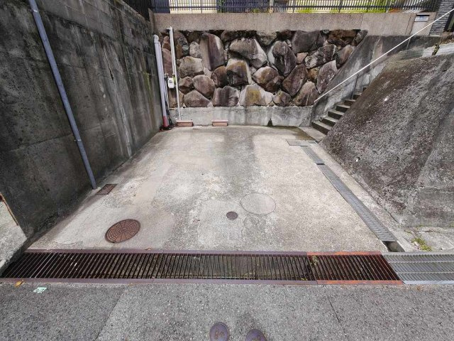 須磨区緑が丘1丁目　戸建賃貸の駐車場|※サイズ要確認
