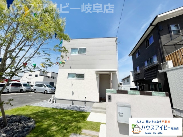 柳津町丸野新築建売限定1邸！ZEH住宅！断熱等級5・耐震等級3！太陽光発電システム搭載のお家です♪の画像