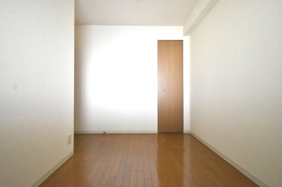 【洋室】 | アイレックスプラザ | 個人の部屋や寝室として使える洋室です