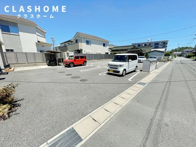 マルベリー　　　刈谷市近郊の賃貸はクラスホーム刈谷店の駐車場