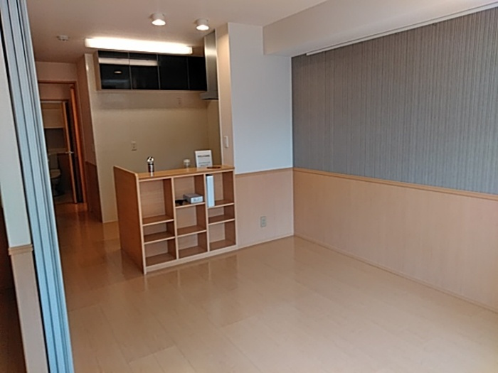 船橋市三山５丁目のアパートの居間・リビング