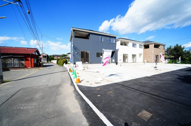 新築　前橋市下細井町第9　クレイドルガーデン　1号棟の前面道路含む現地写真|西側接道幅員約4.5ｍ
