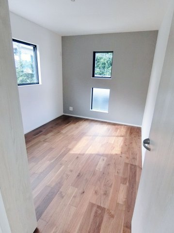 広島市安佐南区長束西１丁目　新築一戸建て（全2棟）の洋室|ゆったりした洋室です