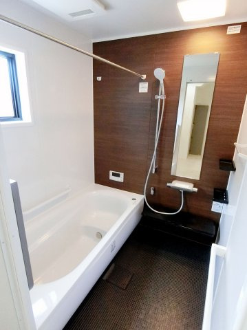 広島市安佐南区長束西１丁目　新築一戸建て（全2棟）の浴室|広々とした浴槽でくつろぎのバスタイム