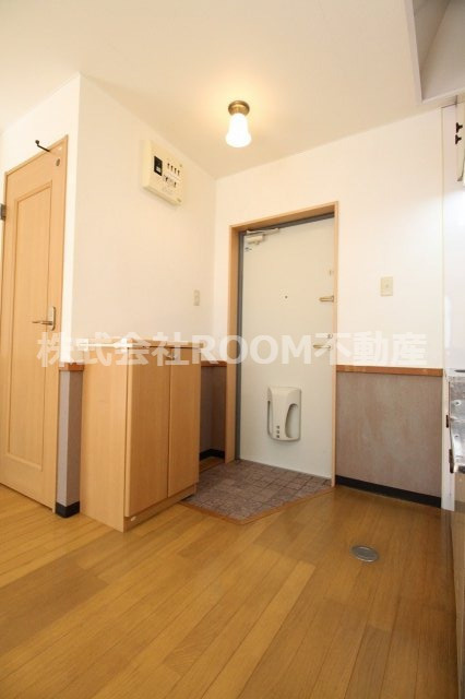 コート野﨑の玄関|収納もある玄関です