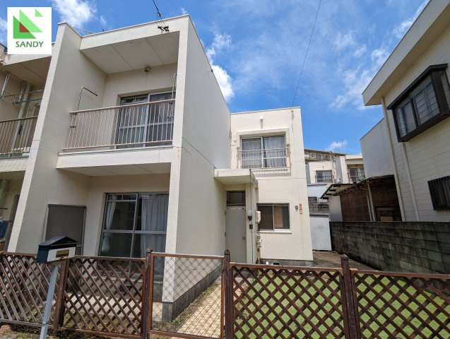 瀬戸市八幡台8丁目中古テラスハウスの外観