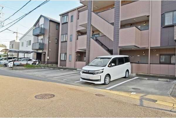 セントポーリア・サウス　　刈谷市近郊の賃貸ならクラスホーム刈谷店の駐車場