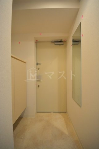 アドバンス心斎橋ラシュレの玄関