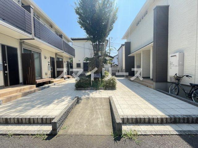 グランデ マルバローザ 壱番館の駐車場