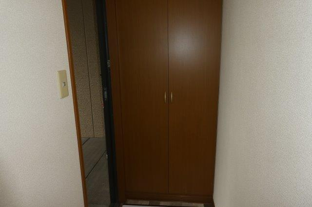 コートタウン西岡Ｂの内装|シューズボックス
