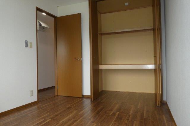 コートタウン西岡Ｂの収納|洋室